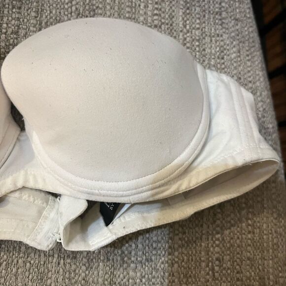 Victoria’s Secret body by Victoria vintage white strapless bra size 34A - Picture 2 of 7